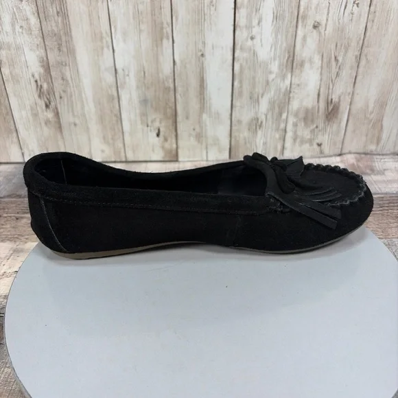 Minnetonka Women’s Black Suede Kilty Moccasin Size 7.5 - Picture 3 of 11